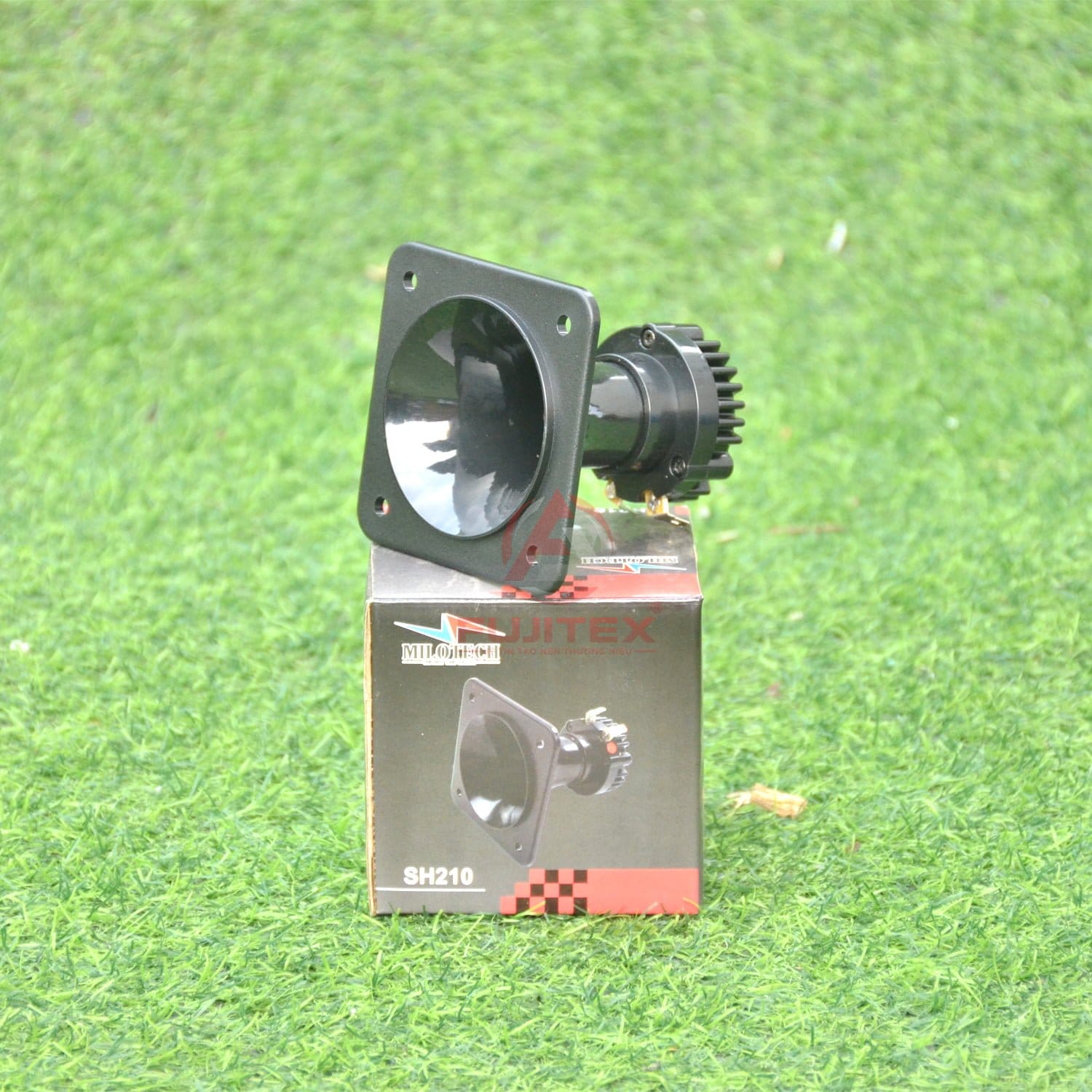 Loa dẫn nhà yến sh 210